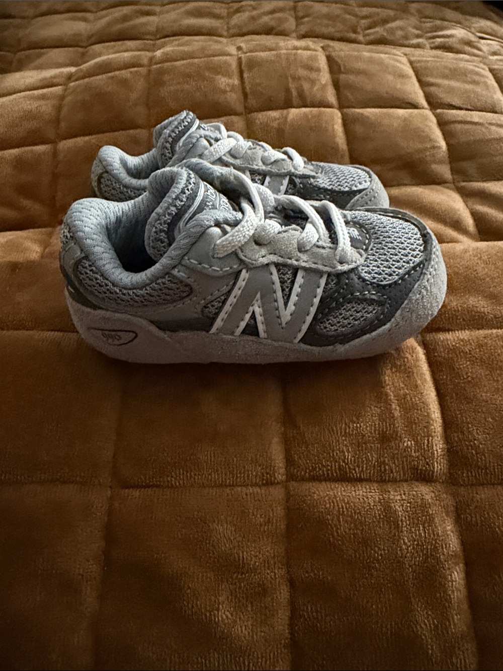 New Balance Soft Bottom Baby” Gray Athletic Size 2 Sneaker